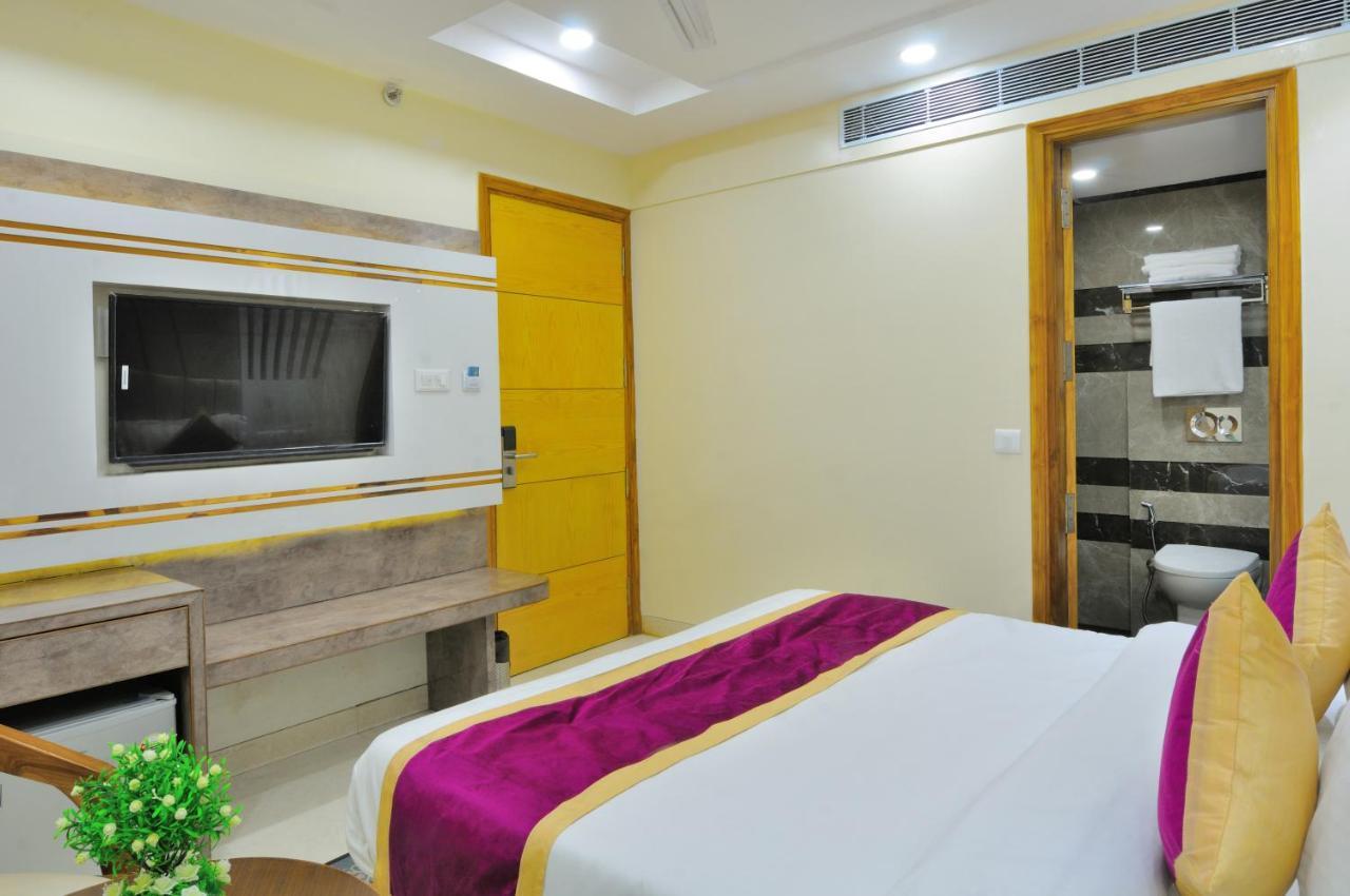 Hotel Worth Newly Bulit - Nuova Delhi Esterno foto