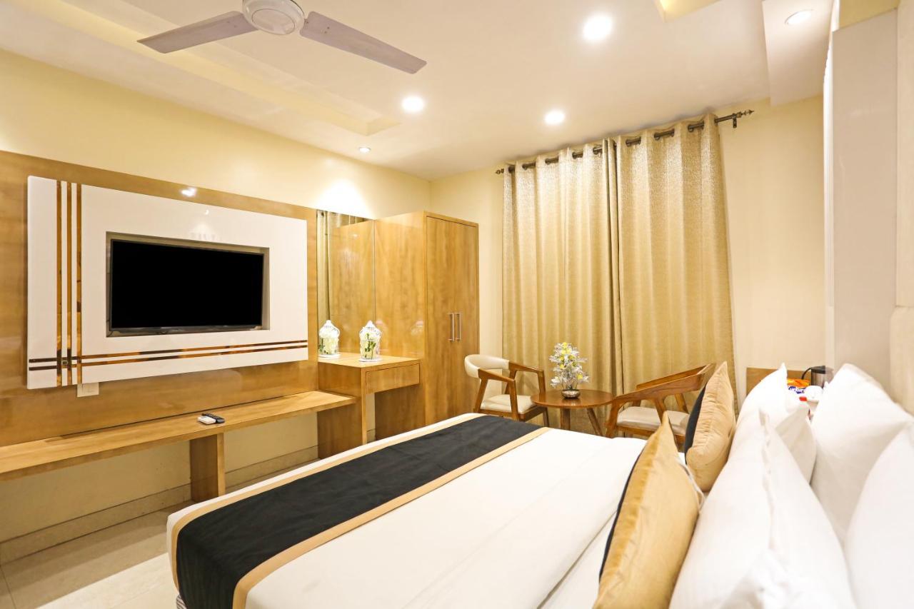 Hotel Worth Newly Bulit - Nuova Delhi Esterno foto