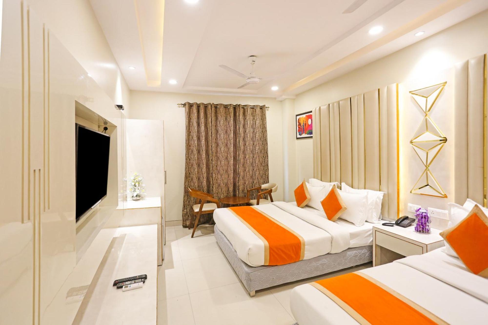 Hotel Worth Newly Bulit - Nuova Delhi Esterno foto